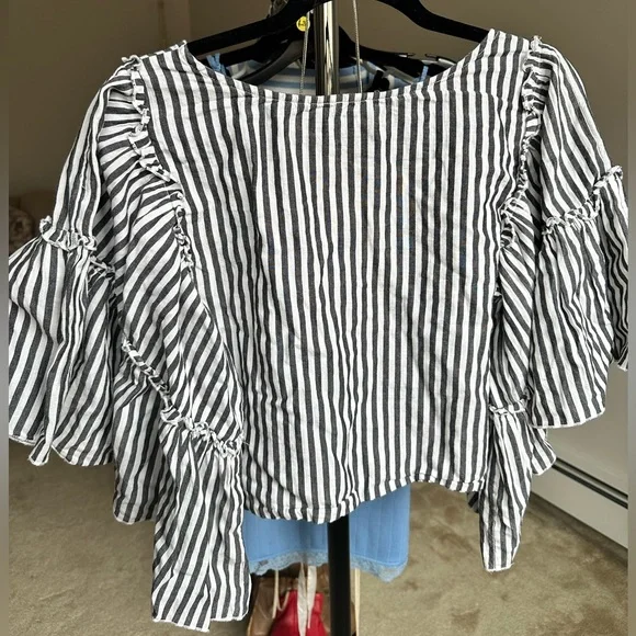 Hollister Women's Striped Cropped Top Ruffle Sleeves Flowy Oversized - Picture 3 of 4